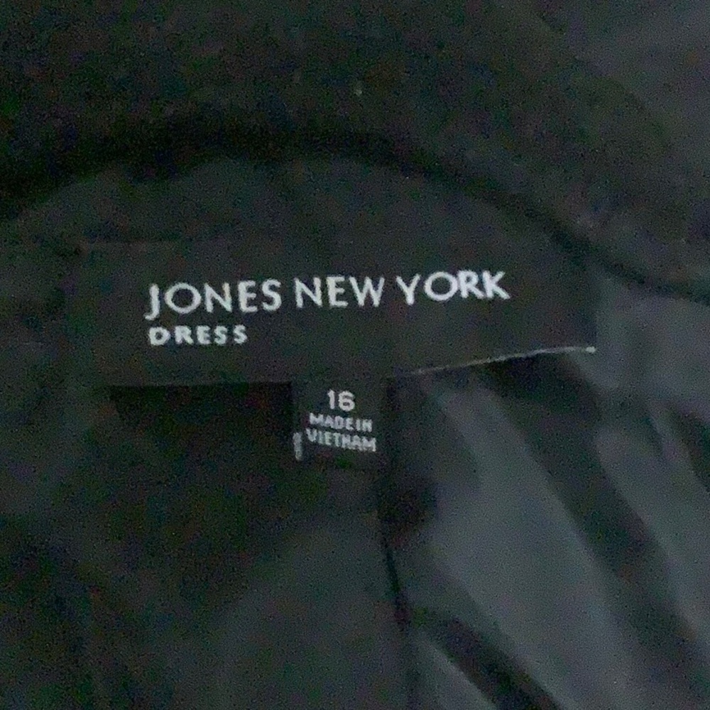 JONES NEW YORK: Elegant Black and Cream Dress - Picture 6 of 7